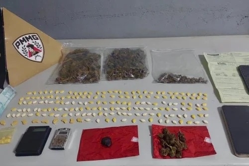 Patos de Minas -  Dois jovens são presos por tráfico de drogas no bairro Padre Eustáquio