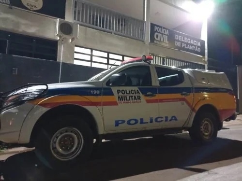 Homem gasta 950 reais em casa de programas em Patos de Minas, tenta sair sem pagar e acaba detido