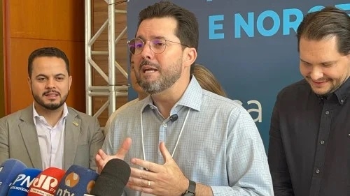 Patos de Minas - De olho no governo do estado, Falcão prepara renúncia à prefeitura da cidade