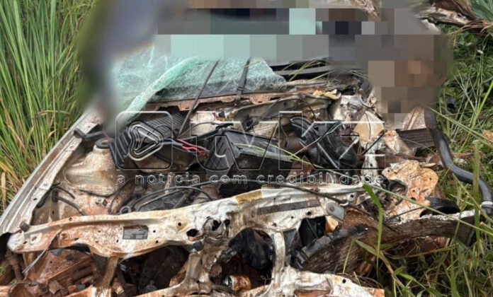 Três pessoas morrem em acidente entre carro e carreta na BR-354, entre Campos Altos e São Gotardo