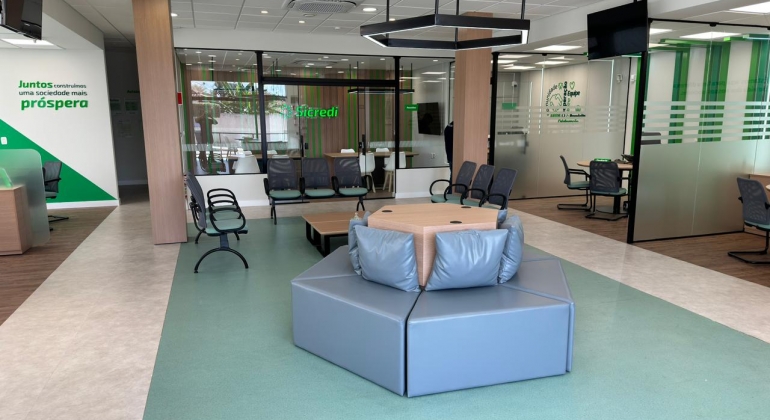 Sicredi consolida posição entre as melhores instituições financeiras do Brasil no ranking mundial da Forbes em 2026