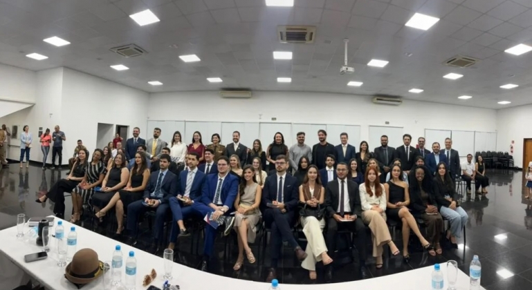 Novos advogados reforçam atuação da Justiça em Patos de Minas durante solenidade da OAB