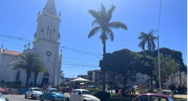 Patos de Minas - Carreata de Fuscas com premiações em dinheiro agitou o domingão (19) na cidade