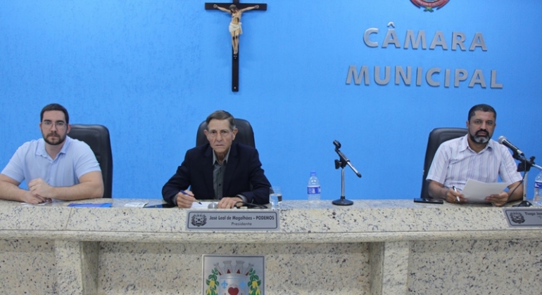 Vereadores de Lagoa Formosa realizam reunião ordinária, votam e recebem Projetos de Leis para análises