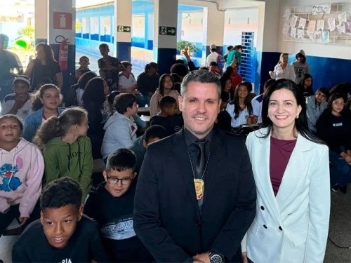 Palestra sobre bullying leva reflexão e conscientização a estudantes em Patos de Minas