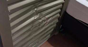 Homem agride a própria mãe com socos e chutes após ela pedir para diminuir o som alto em Patos de Minas 