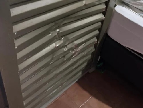 Homem agride a própria mãe com socos e chutes após ela pedir para diminuir o som alto em Patos de Minas 
