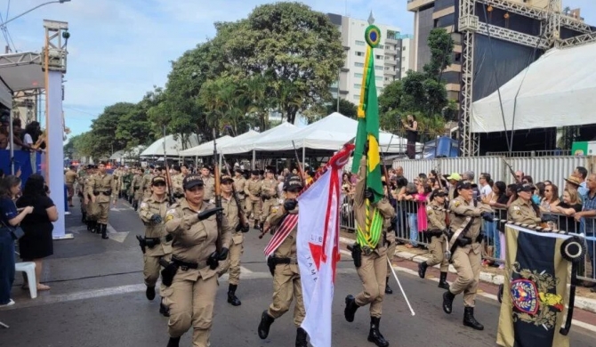 Distribuição de bolo, desfile e ato cívico marcam as comemorações dos 134 anos de Patos de Minas