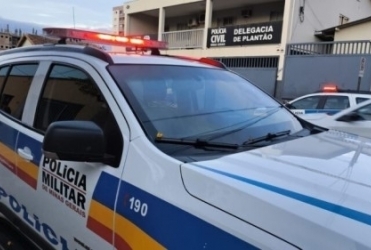 Idoso de 85 anos é preso em Patos de Minas após denúncias de ameaças, por agressão e arma irregular 