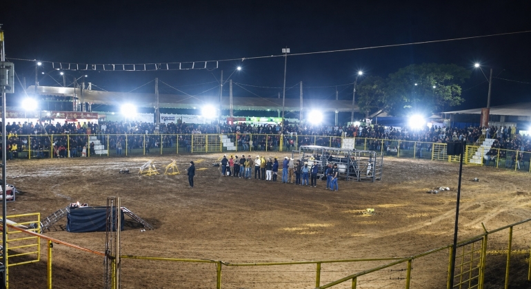 Prefeito Rhenys Cambraia relata queda na arrecadação e adia 44ª Festa da Produção de Presidente Olegário